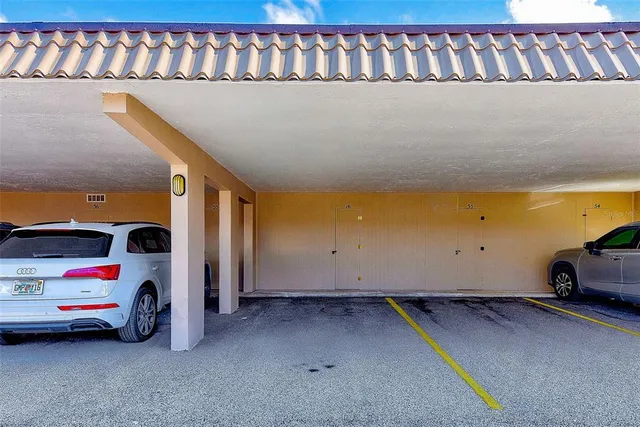 $2,000 | 10215 Regal Drive, Unit 16, Largo, FL 33774