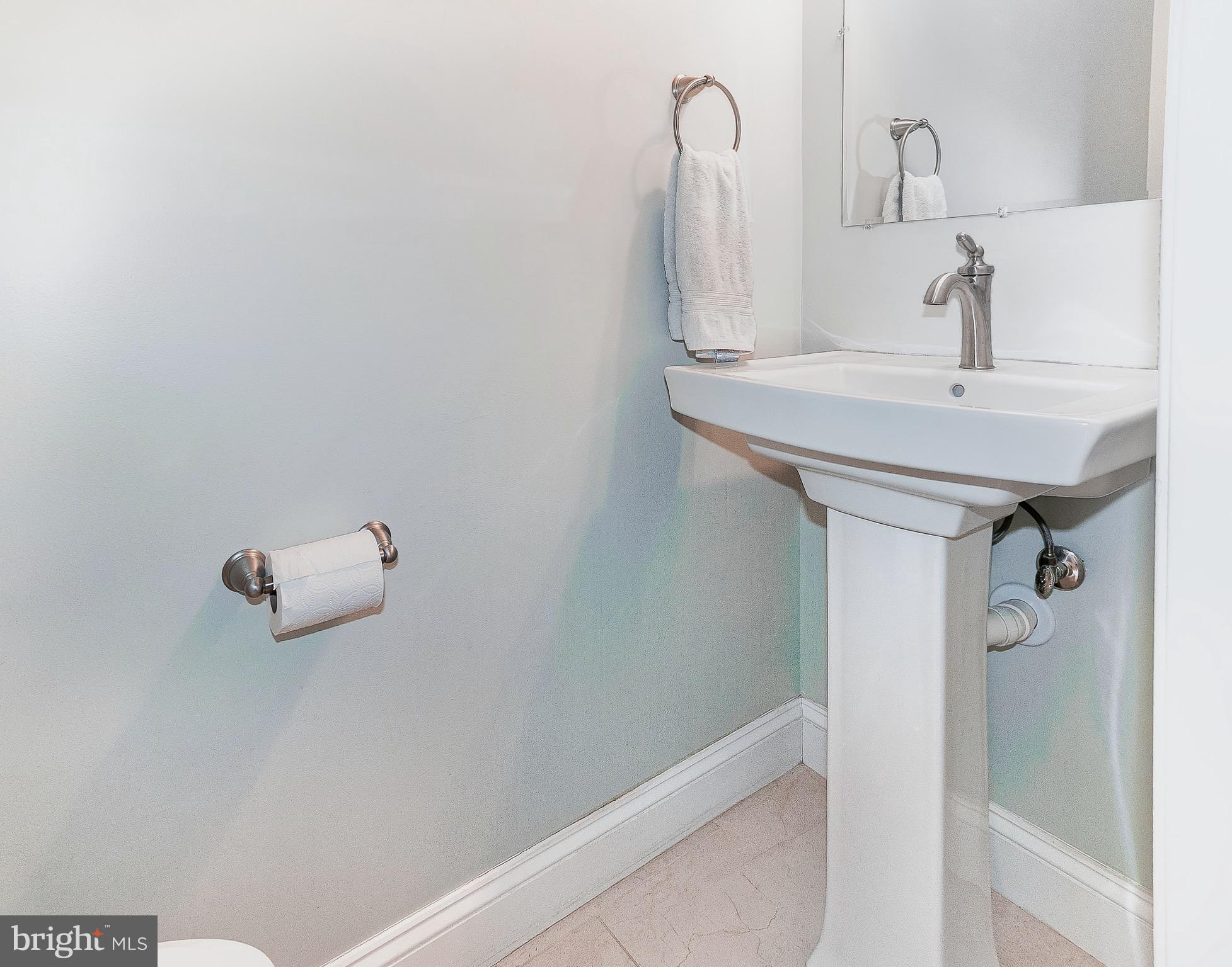 13425 Point Pleasant Drive Chantilly, VA 20151 - Photo 12 of 24 POWDER ROOM