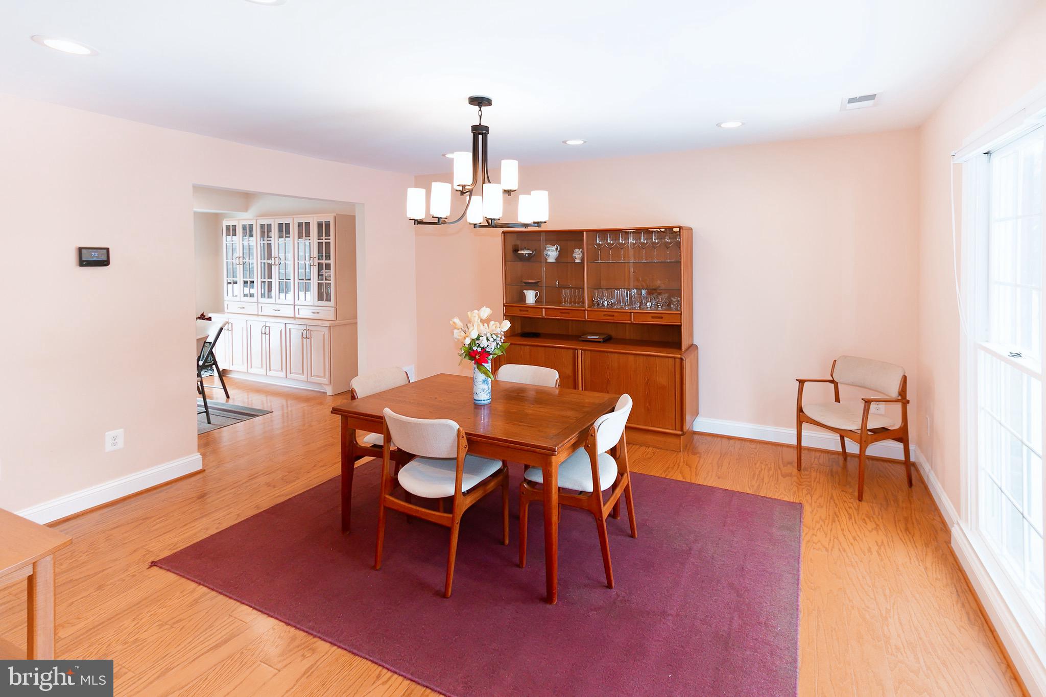 13425 Point Pleasant Drive Chantilly, VA 20151 - Photo 3 of 24 DINING ROOM