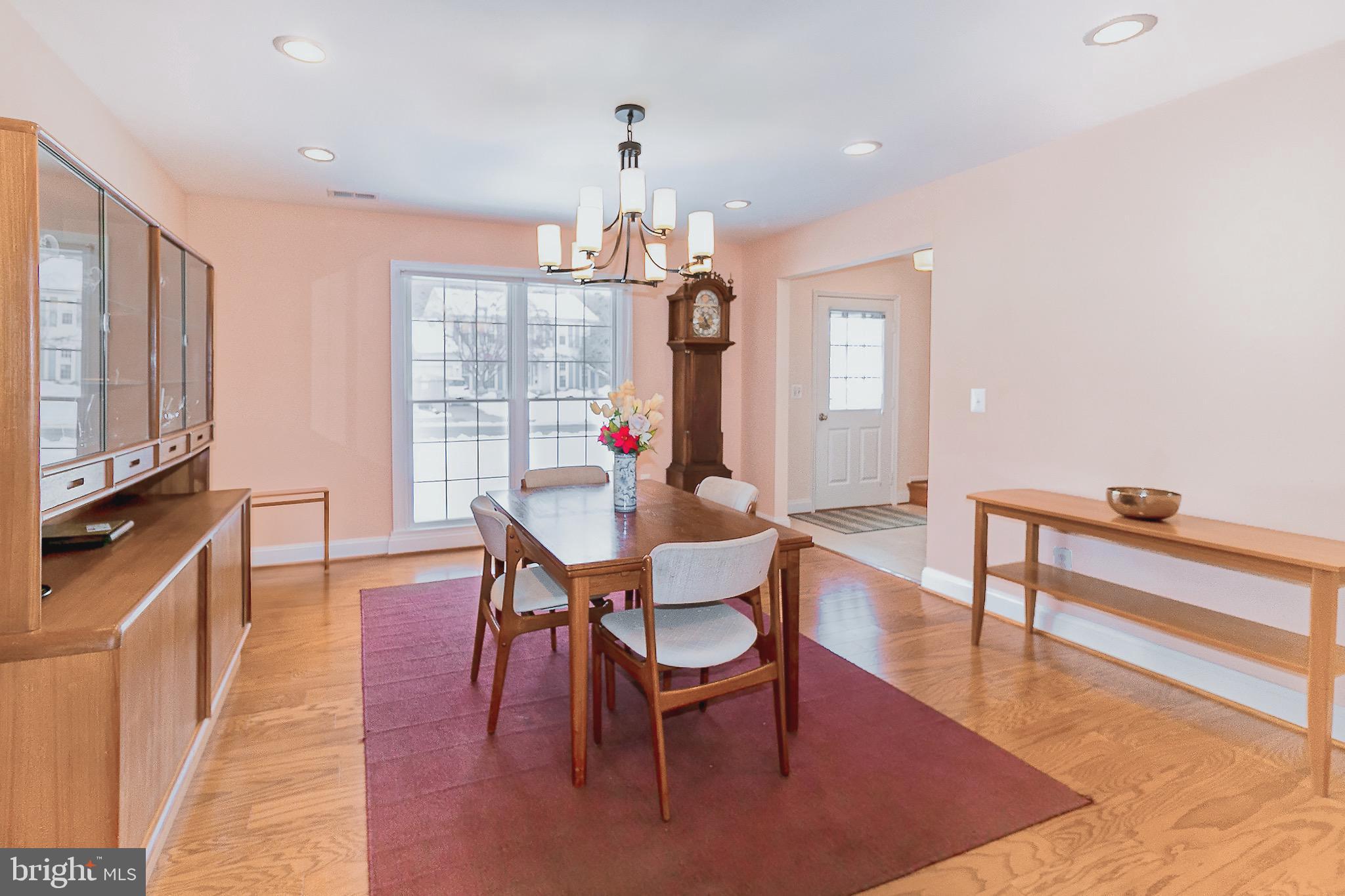 13425 Point Pleasant Drive Chantilly, VA 20151 - Photo 4 of 24 GLEAMING HARD WOOD FLOORS