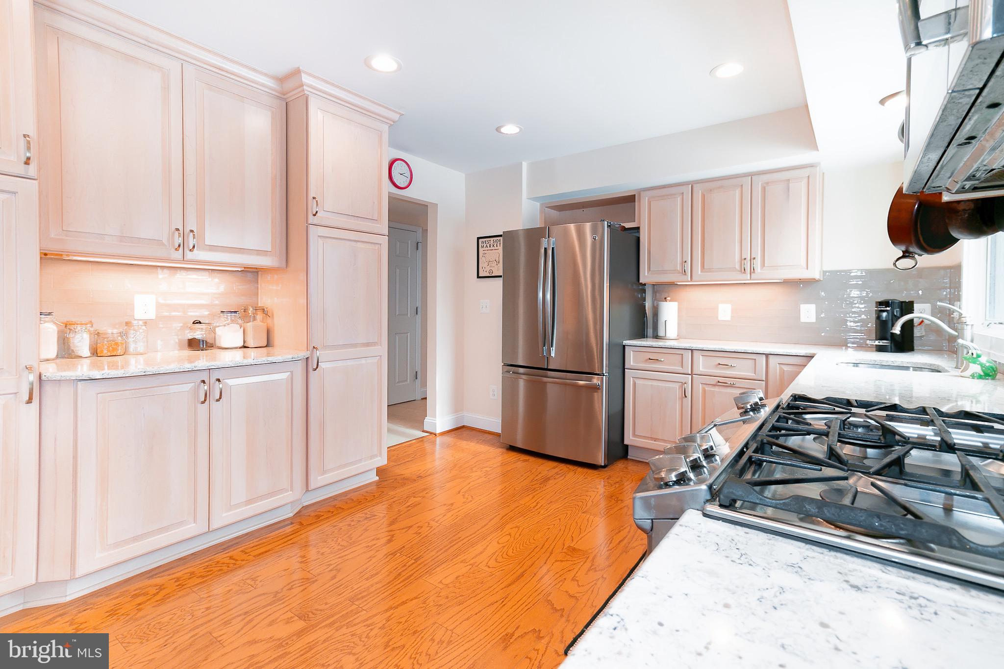 13425 Point Pleasant Drive Chantilly, VA 20151 - Photo 5 of 24 REMODELED KITCHEN