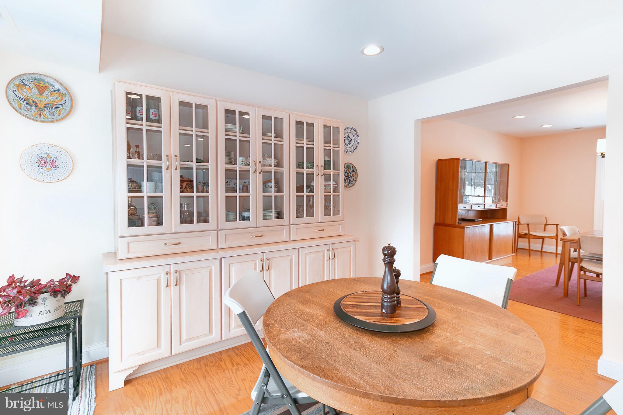 13425 Point Pleasant Drive Chantilly, VA 20151 - Photo 7 of 24 EATING AREA