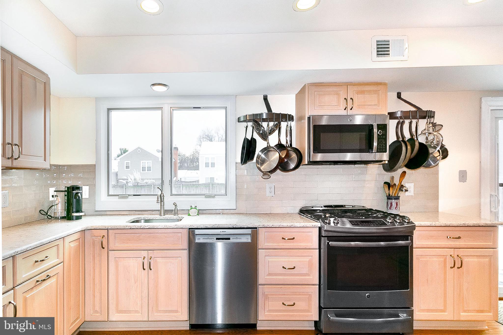 13425 Point Pleasant Drive Chantilly, VA 20151 - Photo 8 of 24