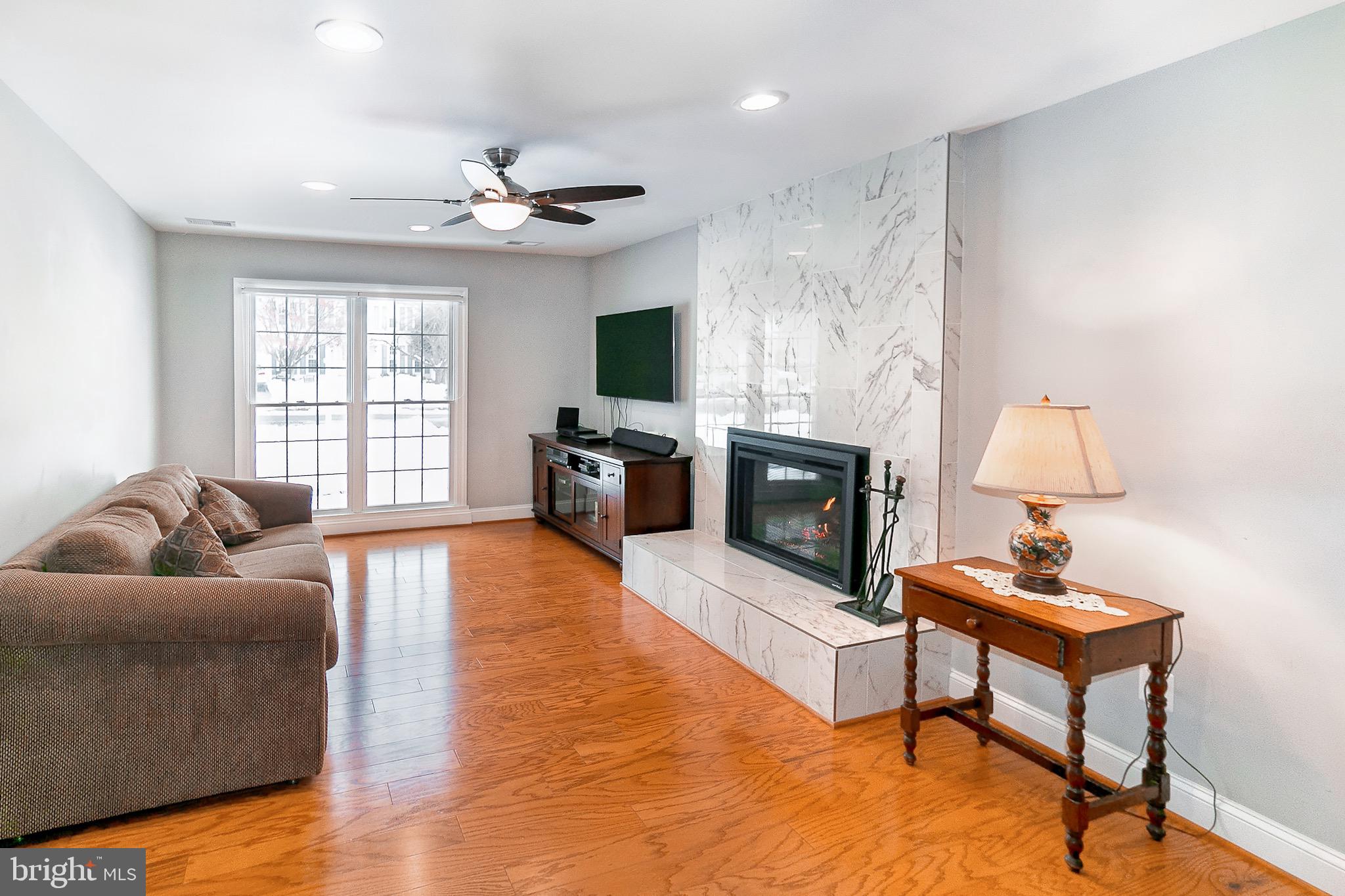 13425 Point Pleasant Drive Chantilly, VA 20151 - Photo 9 of 24 SUN-FILLED FAMILY ROOM