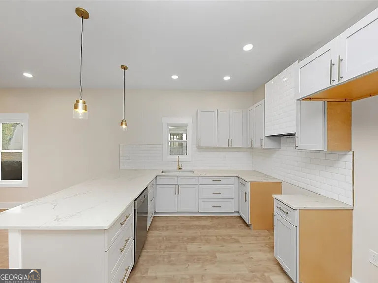 976 Linam Avenue Southeast Atlanta, GA 30315 - Photo 11 of 34