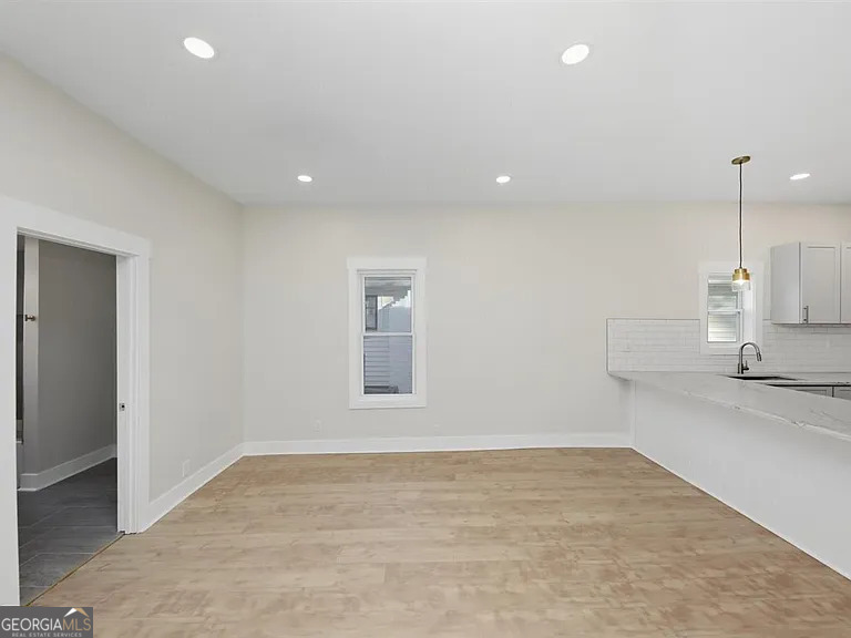 976 Linam Avenue Southeast Atlanta, GA 30315 - Photo 7 of 34