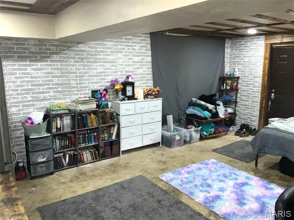 $375,000 | 882 Plant School Avenue, Greenville, IL 62246