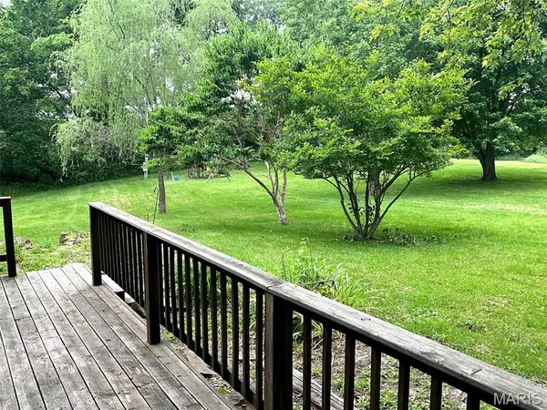 $375,000 | 882 Plant School Avenue, Greenville, IL 62246
