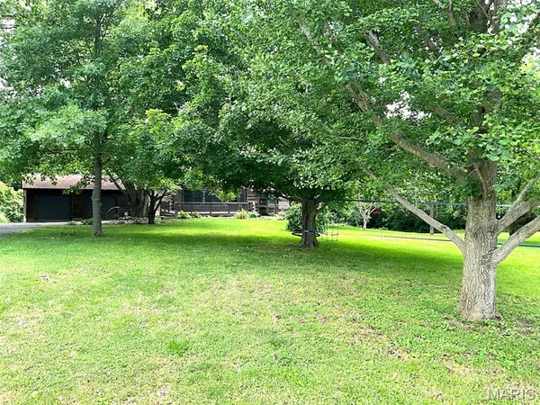 $375,000 | 882 Plant School Avenue, Greenville, IL 62246