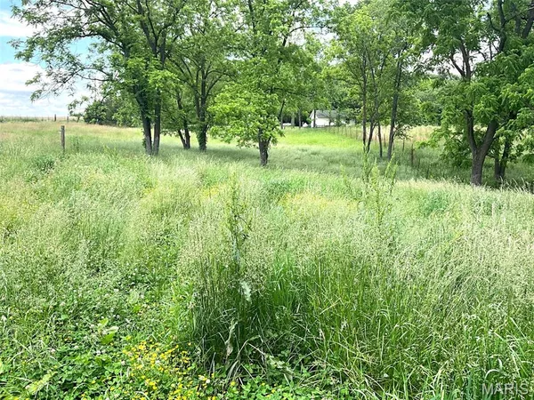 $375,000 | 882 Plant School Avenue, Greenville, IL 62246