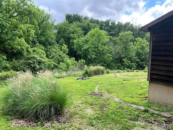 $375,000 | 882 Plant School Avenue, Greenville, IL 62246
