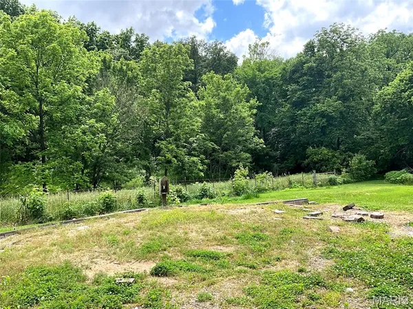 $375,000 | 882 Plant School Avenue, Greenville, IL 62246