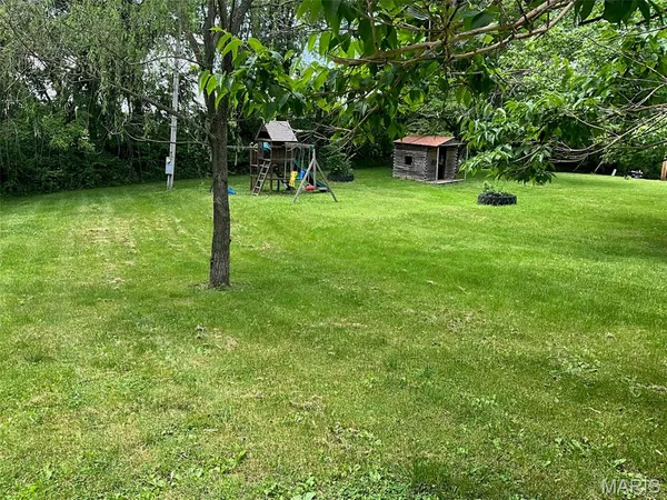 $375,000 | 882 Plant School Avenue, Greenville, IL 62246