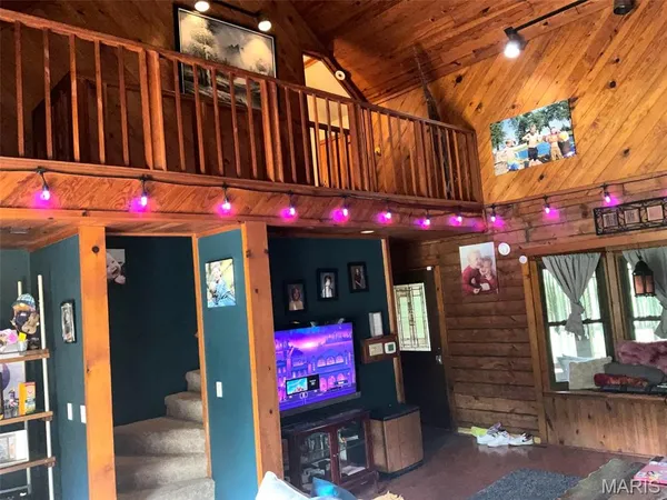 $375,000 | 882 Plant School Avenue, Greenville, IL 62246