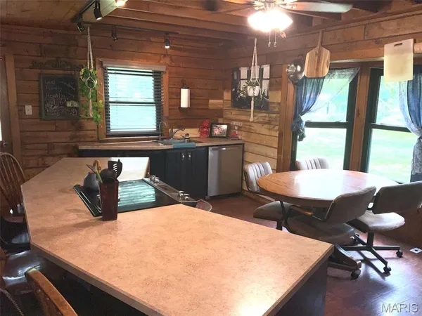 $375,000 | 882 Plant School Avenue, Greenville, IL 62246