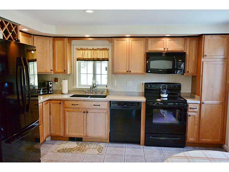 251 Williams Road Sabattus, ME 04280 - Photo 9 of 34 Kitchen.
