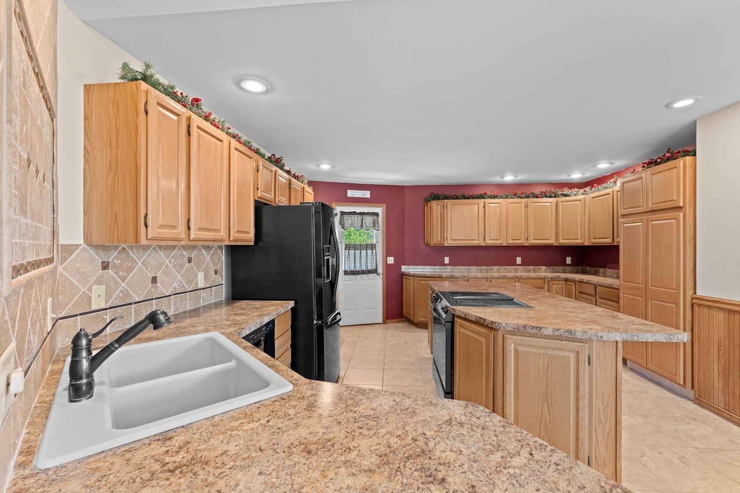 1827 Huntington Park Drive Reedsburg, WI 53959 - Photo 16 of 38