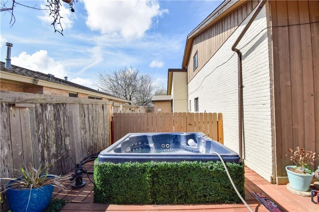 4410 Hebert Lane Corpus Christi, TX 78413 - Photo 4 of 16