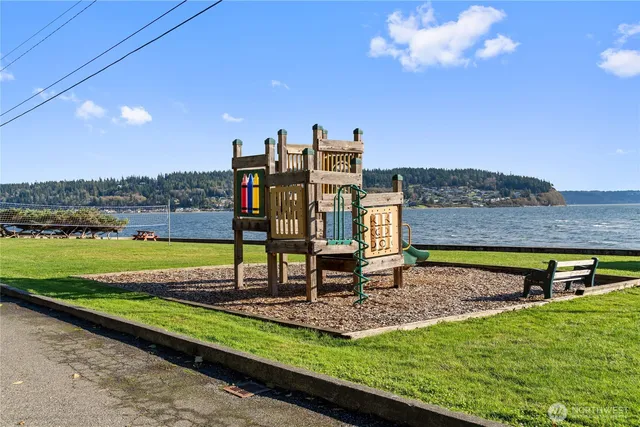 a view of a tennis court