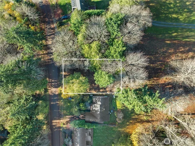 an outdoor view of house with outdoor space