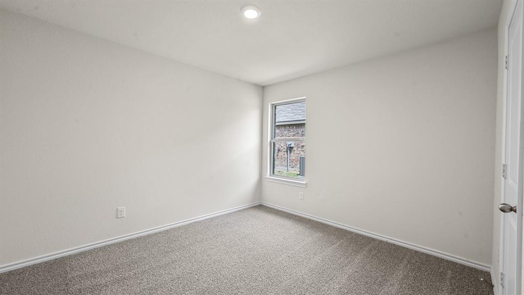 6088 Freedom Drive Lindale, TX 75706 - Photo 35 of 40 a view of room and window