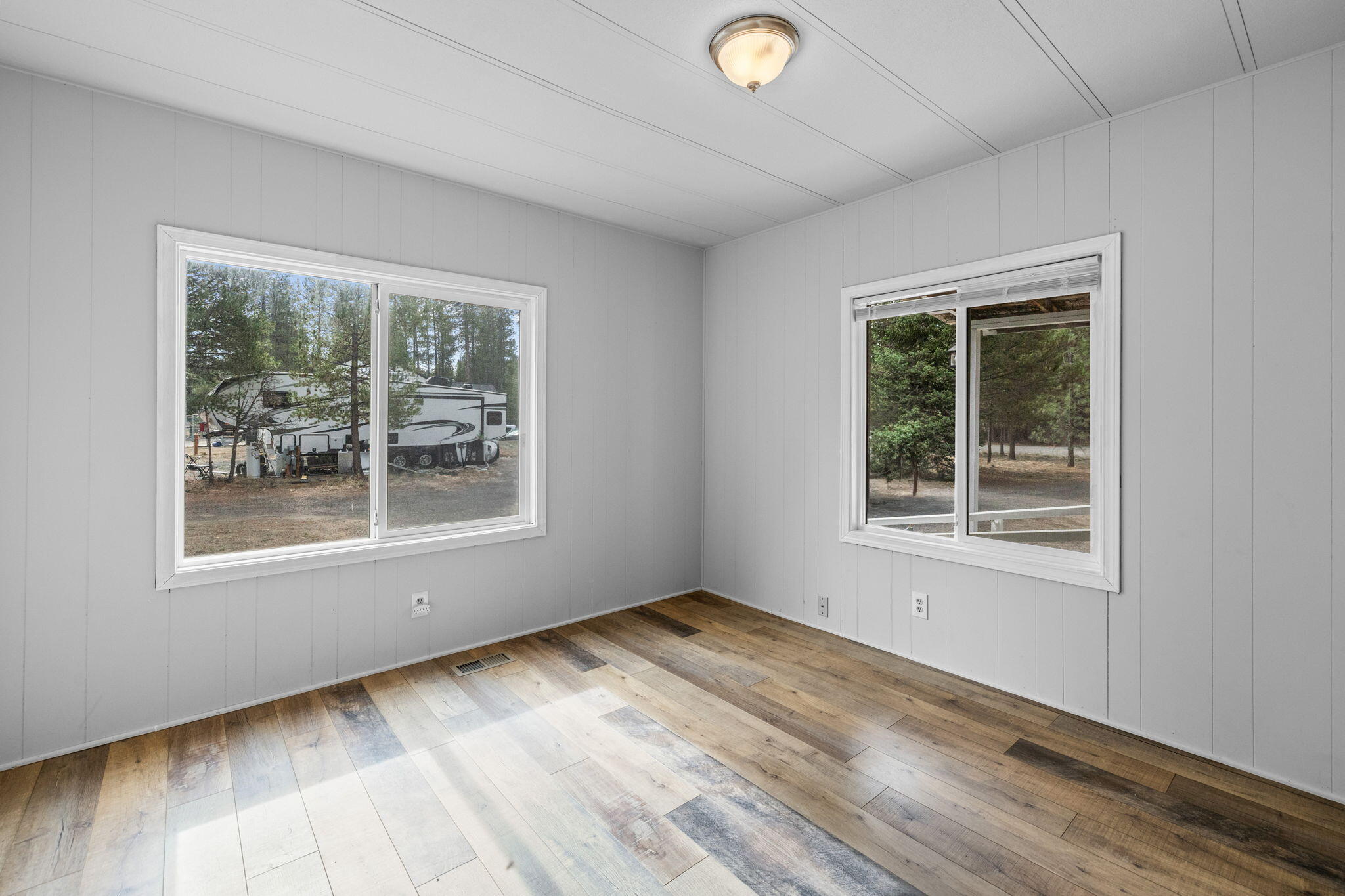 52292 Stearns Road La Pine, OR 97739 - Photo 15 of 29 2023_10_13_52292_stearns_rd_lp-15