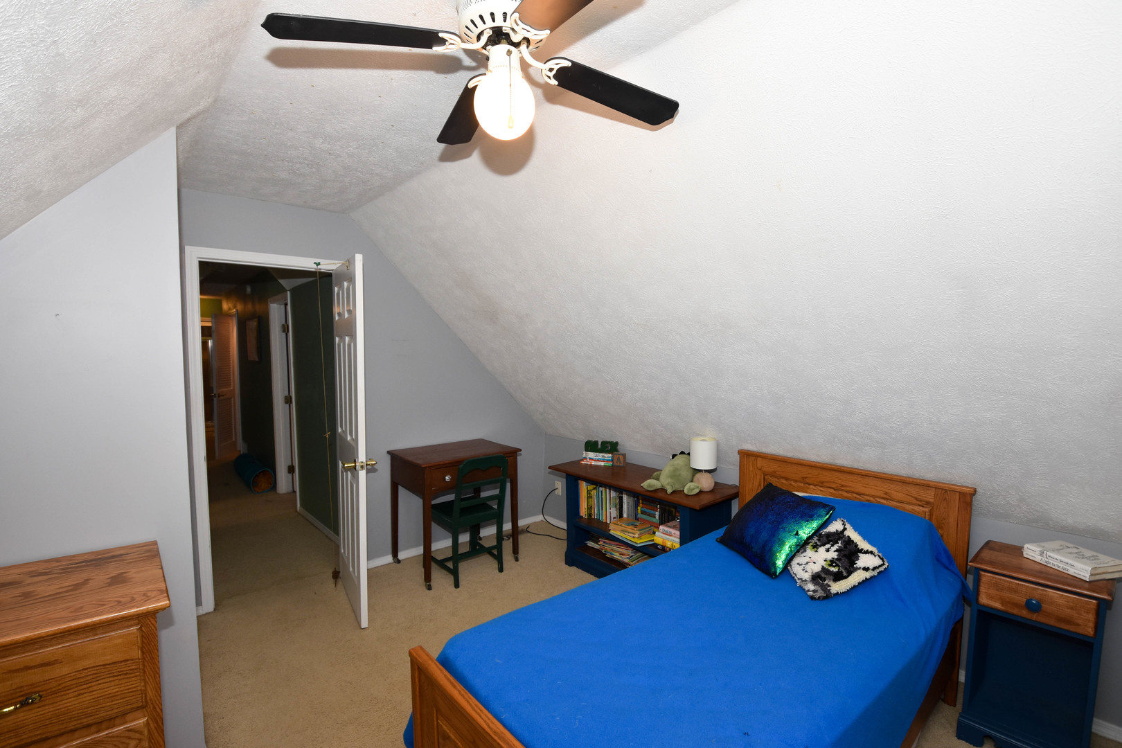 610 North Main Street Le Roy, IL 61752 - Photo 17 of 22 a room with furniture and a table