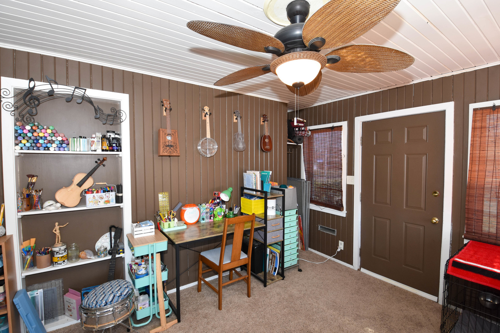 610 North Main Street Le Roy, IL 61752 - Photo 5 of 22 a view of a dining room with furniture and toys