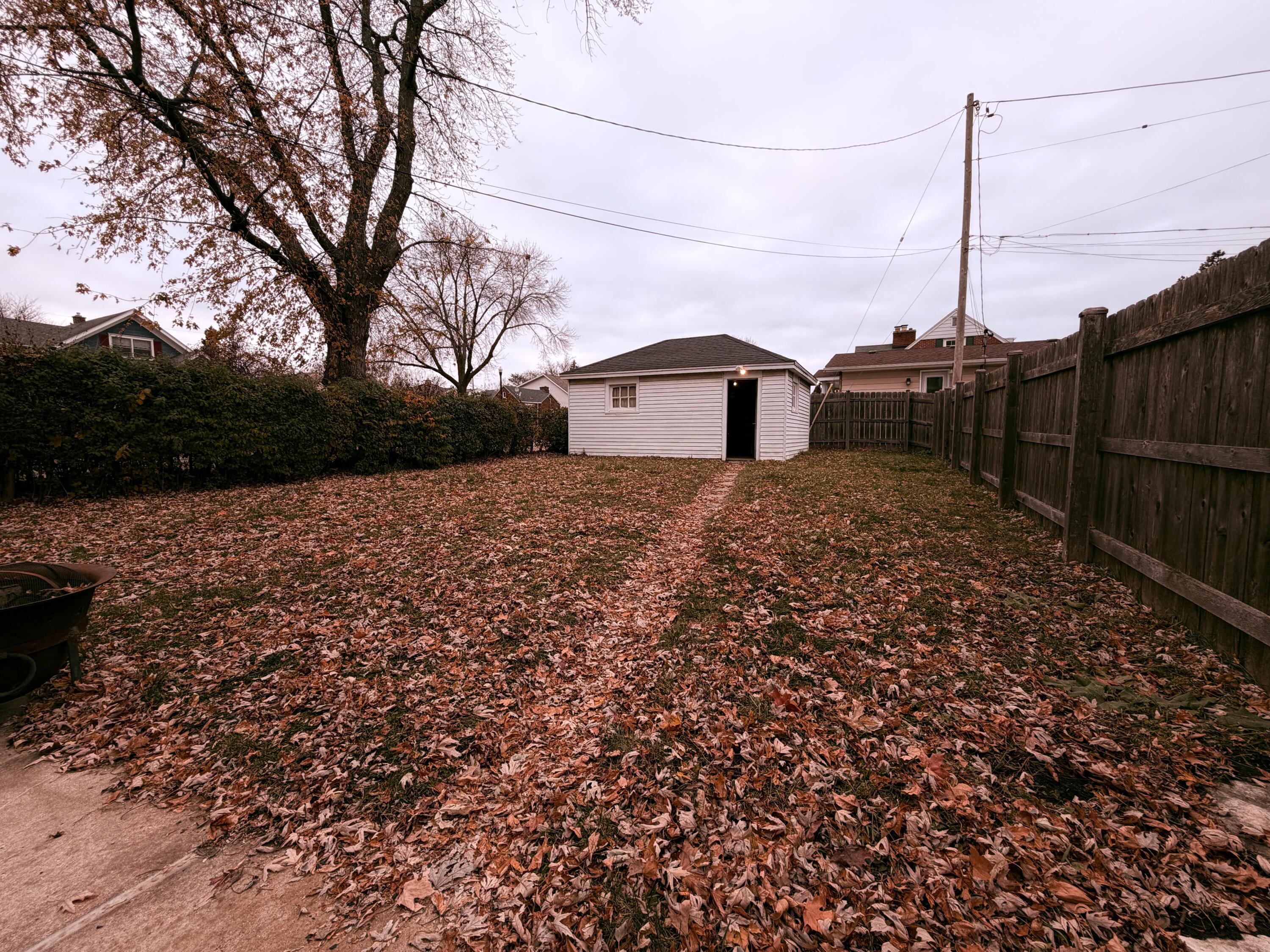 3824 Lindermann Avenue Racine, WI 53405 - Photo 14 of 22 Fenced Yard