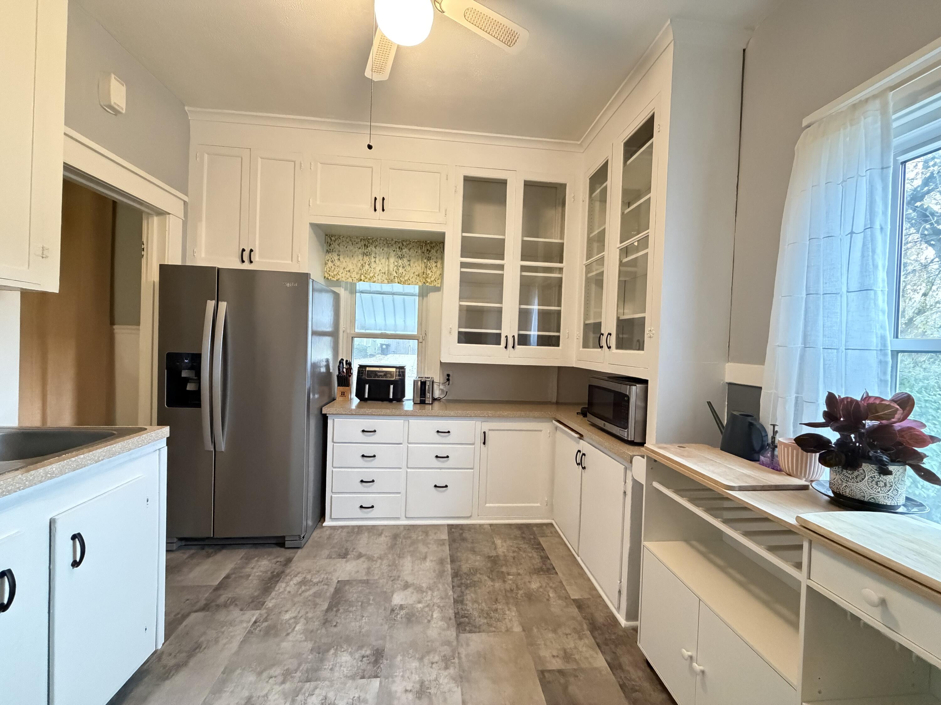 3824 Lindermann Avenue Racine, WI 53405 - Photo 2 of 22 Kitchen