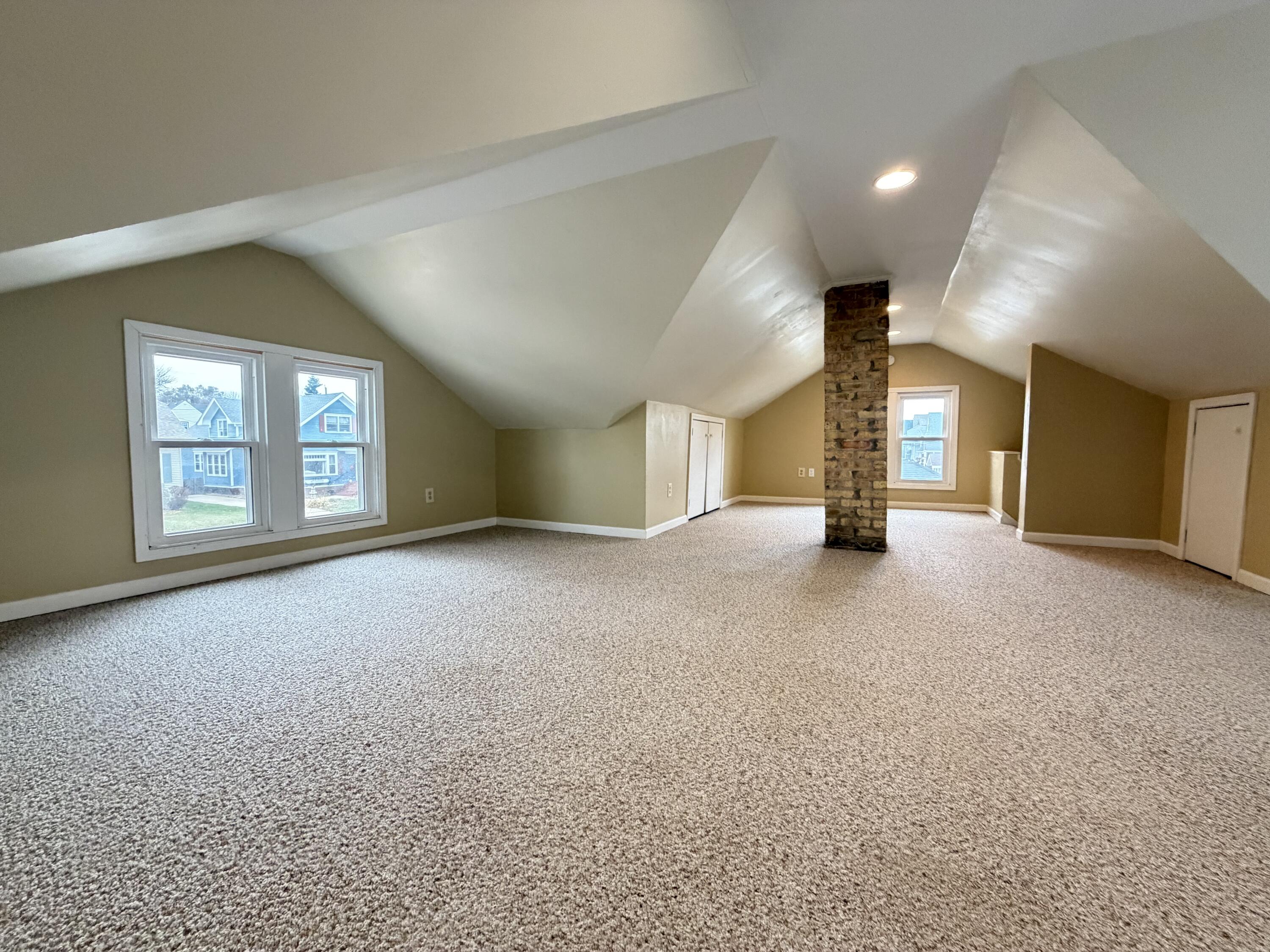 3824 Lindermann Avenue Racine, WI 53405 - Photo 4 of 22 Upper Family Room