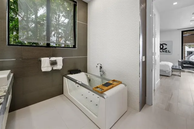 $12,495,000 | 2437 Delmar Place, Fort Lauderdale, FL 33301