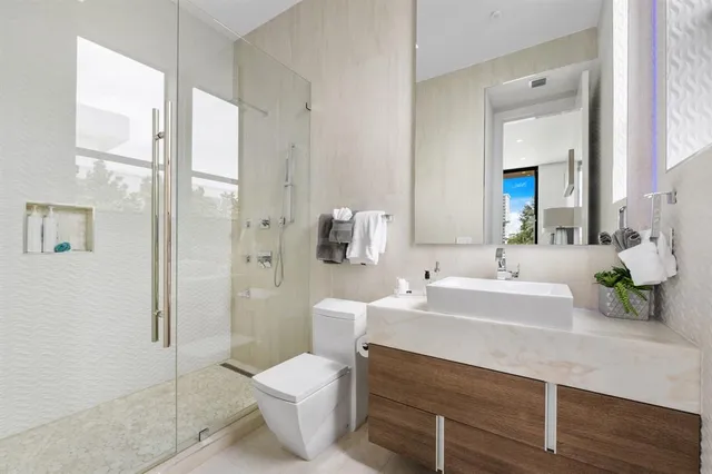 $12,495,000 | 2437 Delmar Place, Fort Lauderdale, FL 33301