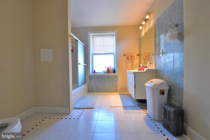 5241 Gainor Road Philadelphia, PA 19131 - Photo 16 of 35