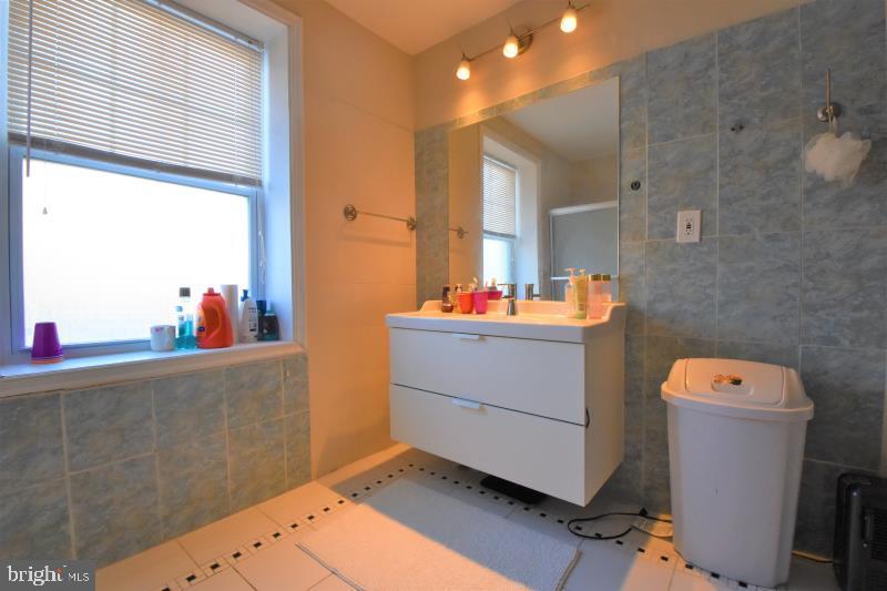 5241 Gainor Road Philadelphia, PA 19131 - Photo 17 of 35