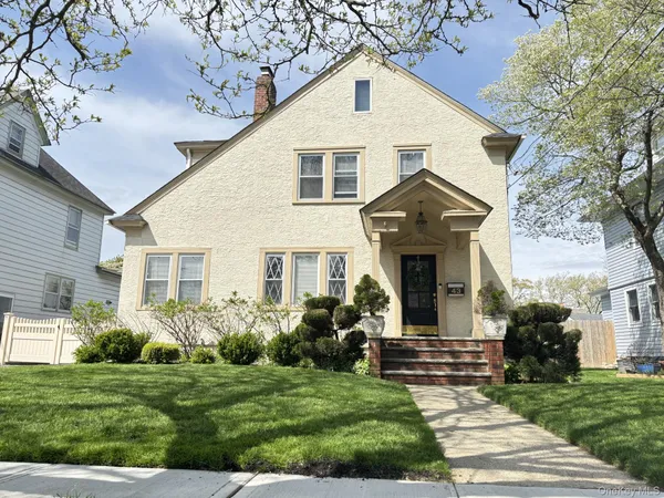 $5,000 | 43 Rolling Street, Lynbrook, NY 11563