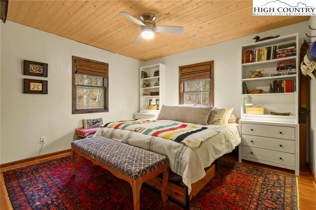 423 Little Creekside Road Banner Elk, NC 28604 - Photo 19 of 49 Gallery Image 19