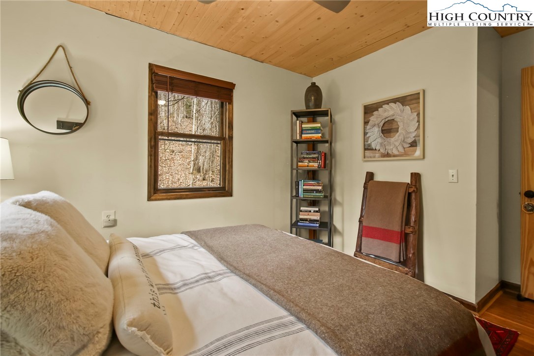 423 Little Creekside Road Banner Elk, NC 28604 - Photo 27 of 49 Gallery Image 27
