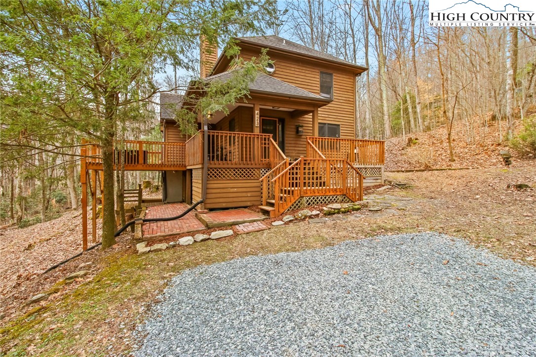 423 Little Creekside Road Banner Elk, NC 28604 - Photo 4 of 49 Gallery Image 4