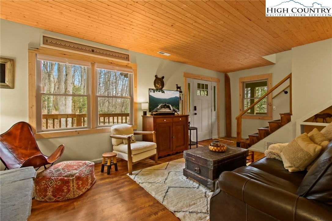 423 Little Creekside Road Banner Elk, NC 28604 - Photo 8 of 49 Gallery Image 8