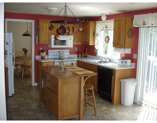 54 Hanson Road Charlton, MA 01507 - Photo 3 of 3