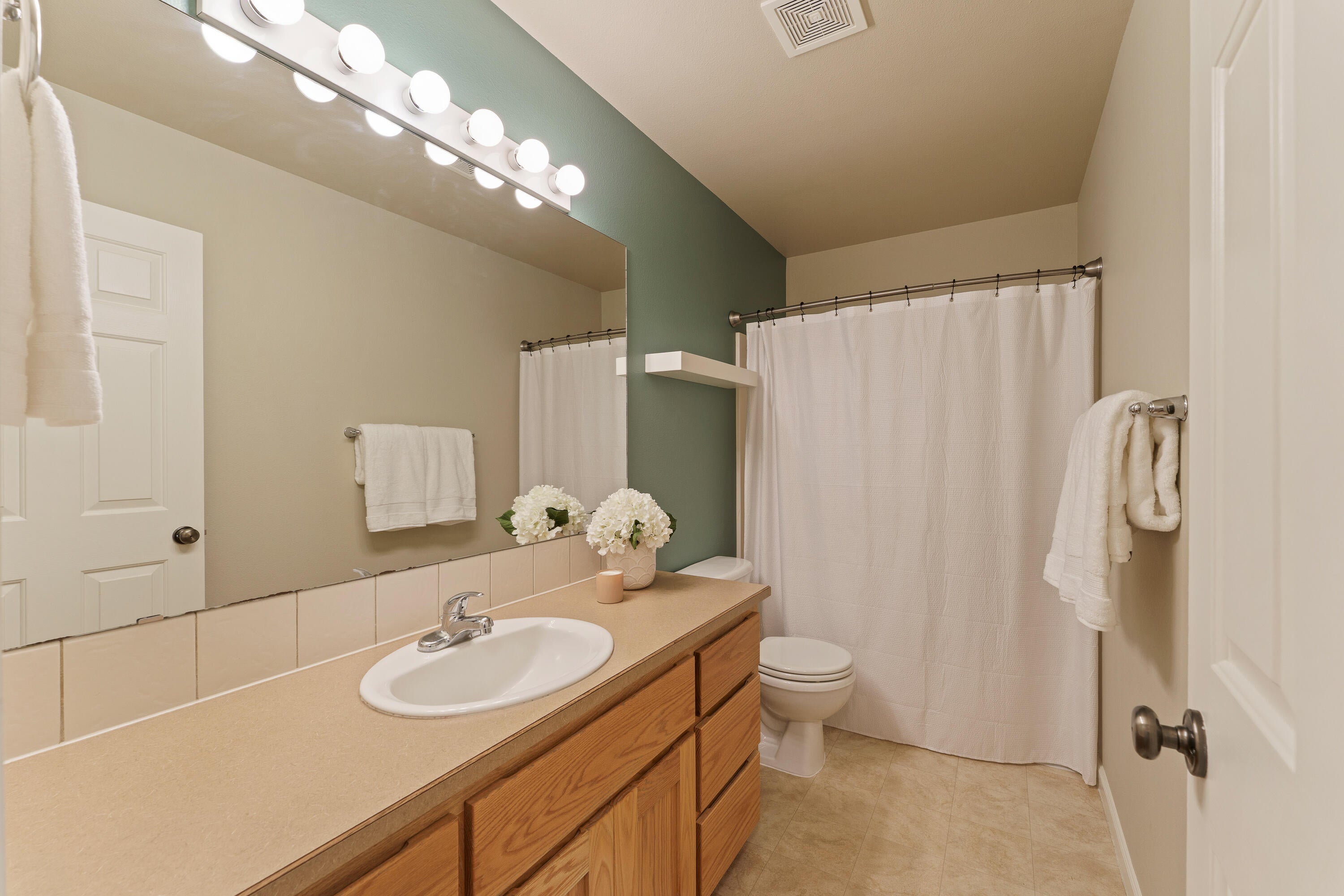 62669 Hawkview Road Bend, OR 97701 - Photo 27 of 33 DSC08382