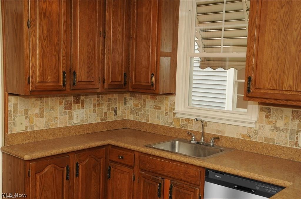 1158 Castleton Road Cleveland Heights, OH 44121 - Photo 10 of 27