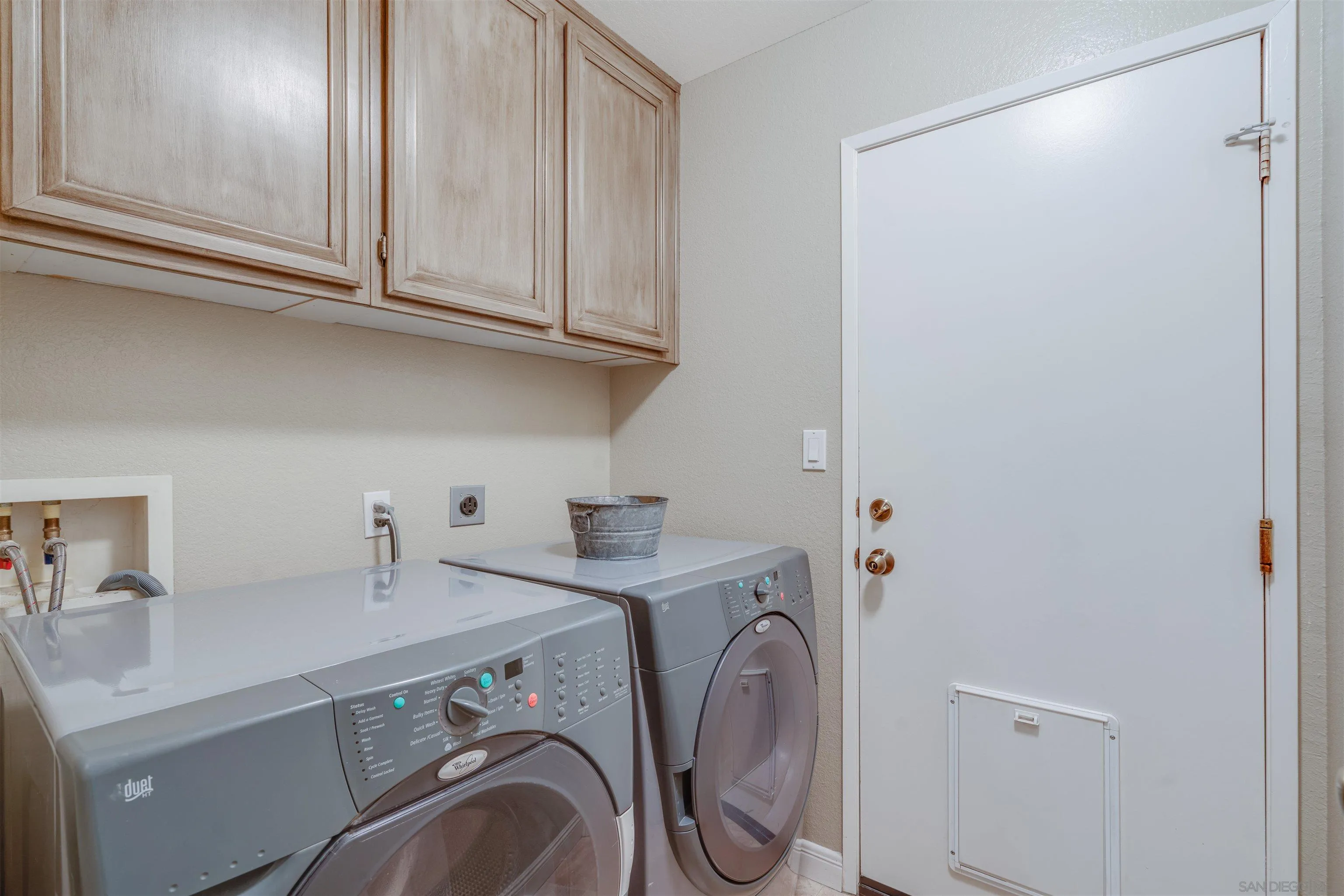10229 Pinon Place Lakeside, CA 92040 - Photo 33 of 33 a utility room with dryer and washer