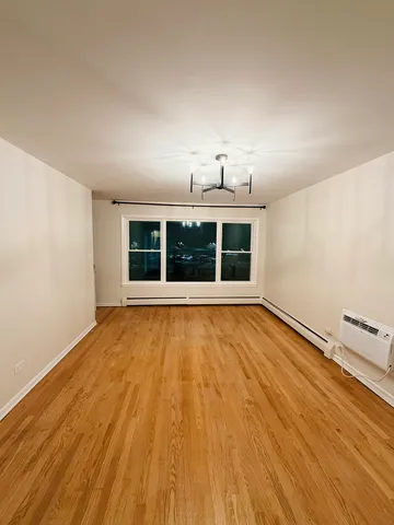 $2,700 | 2308 Oakton Street, Unit 2, Park Ridge, IL 60068