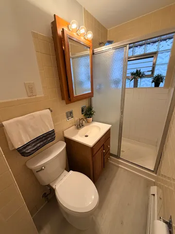 $2,700 | 2308 Oakton Street, Unit 2, Park Ridge, IL 60068