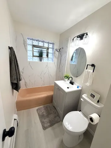 $2,700 | 2308 Oakton Street, Unit 2, Park Ridge, IL 60068