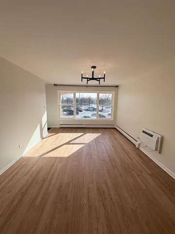 $2,700 | 2308 Oakton Street, Unit 2, Park Ridge, IL 60068