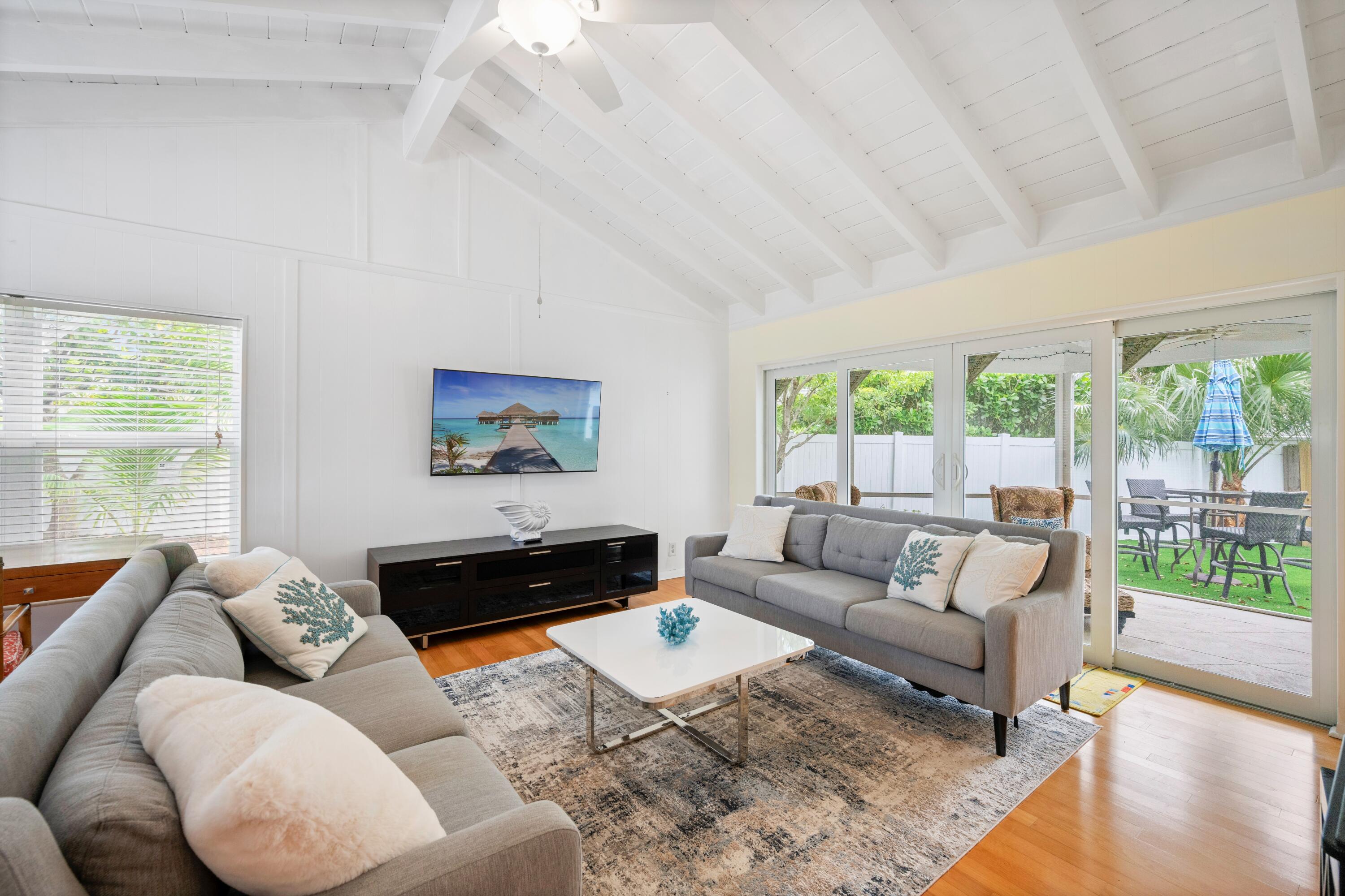 430 Neptune Road Juno Beach, FL 33408 - Photo 5 of 29 430 Neptune Road, Juno Beach (5)