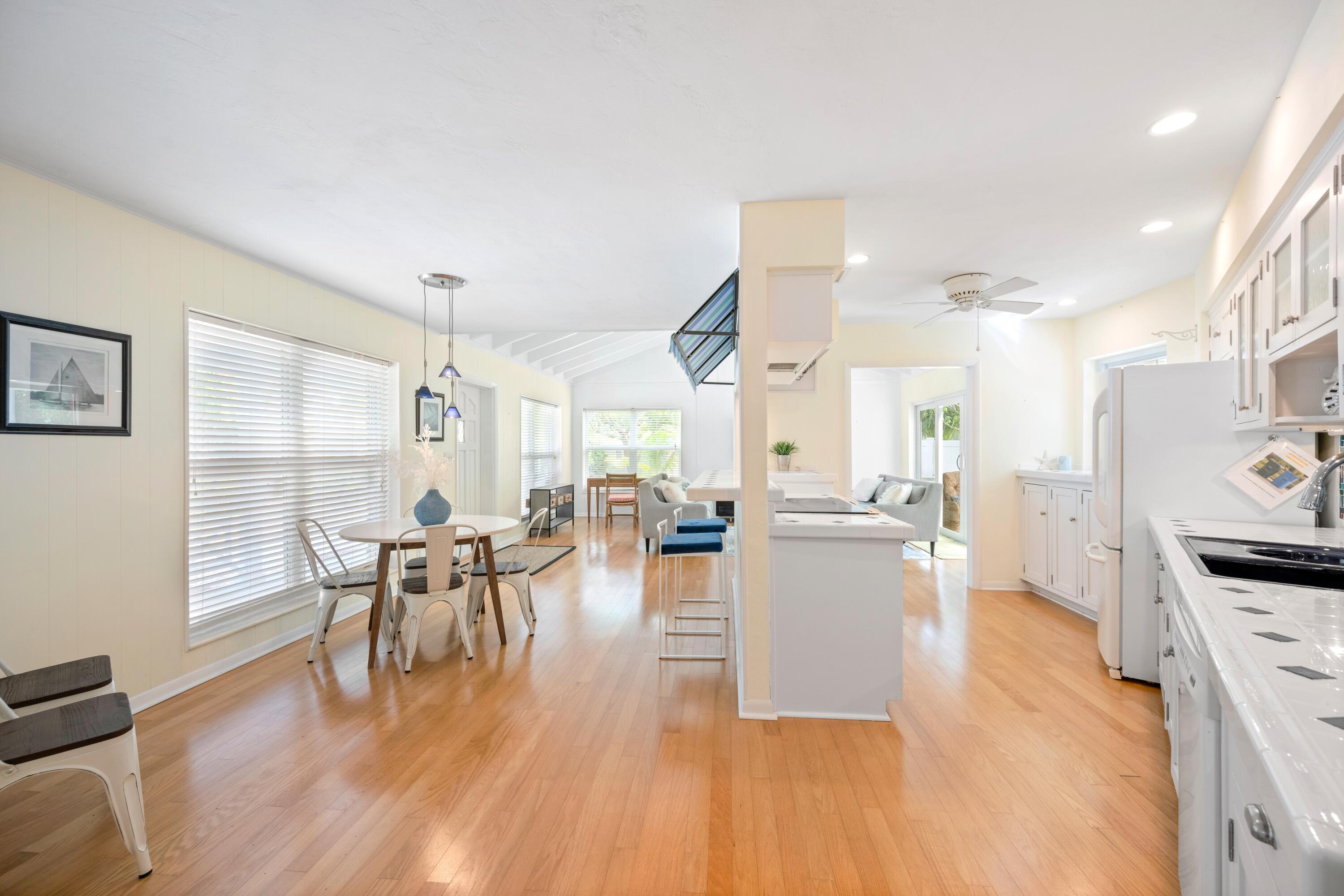 430 Neptune Road Juno Beach, FL 33408 - Photo 7 of 29 430 Neptune Road, Juno Beach (7)